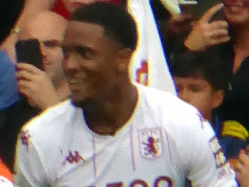 Ezri Konsa